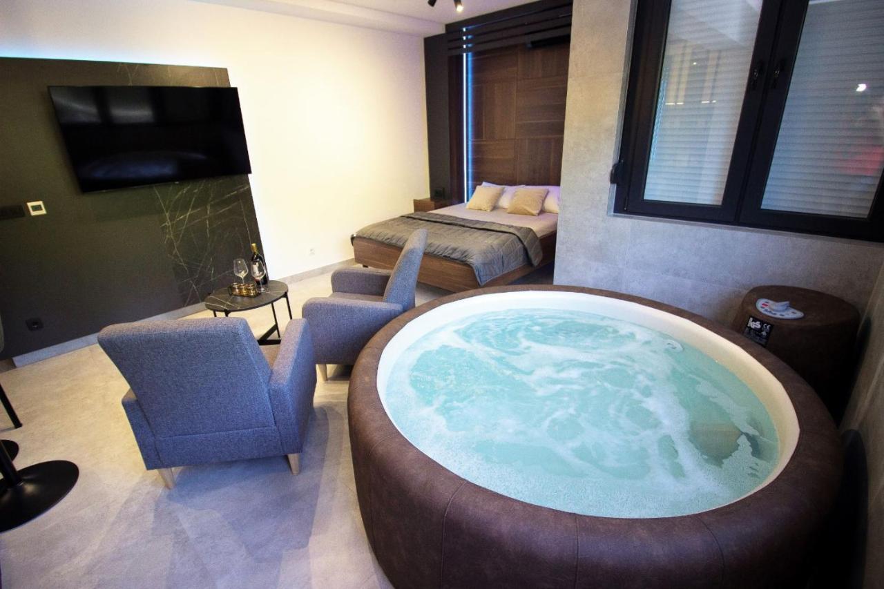 מוסטר Jacuzzi Sauna Selfcheckin Mystic מראה חיצוני תמונה