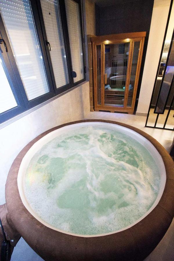 מוסטר Jacuzzi Sauna Selfcheckin Mystic מראה חיצוני תמונה